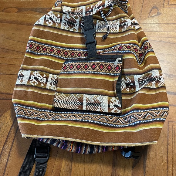 Nice little backpack. Selling cheap! :) - Picture 3 of 4